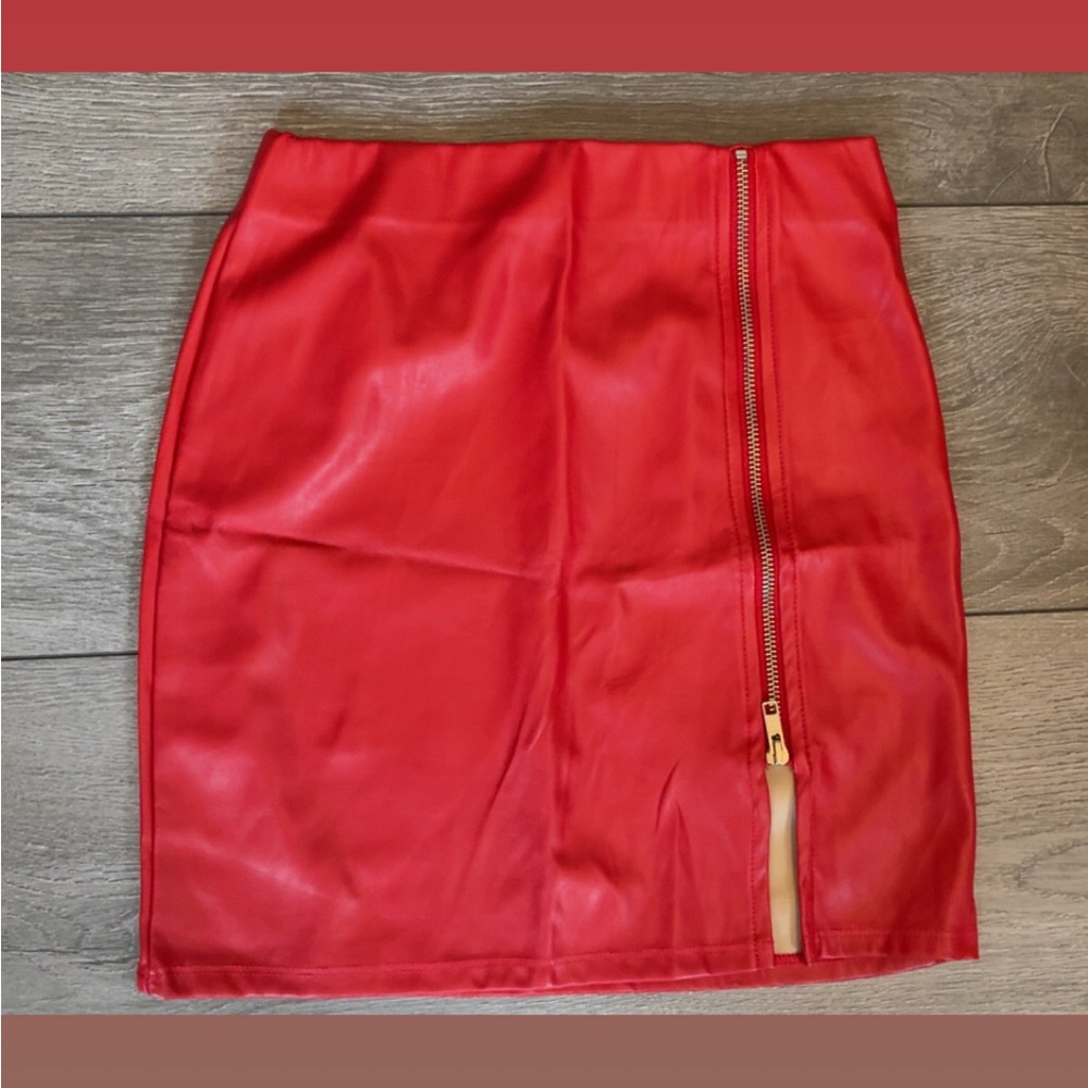 Haley & June Size Small Red Faux Leather Mini Skirt Zipper Slit Accent